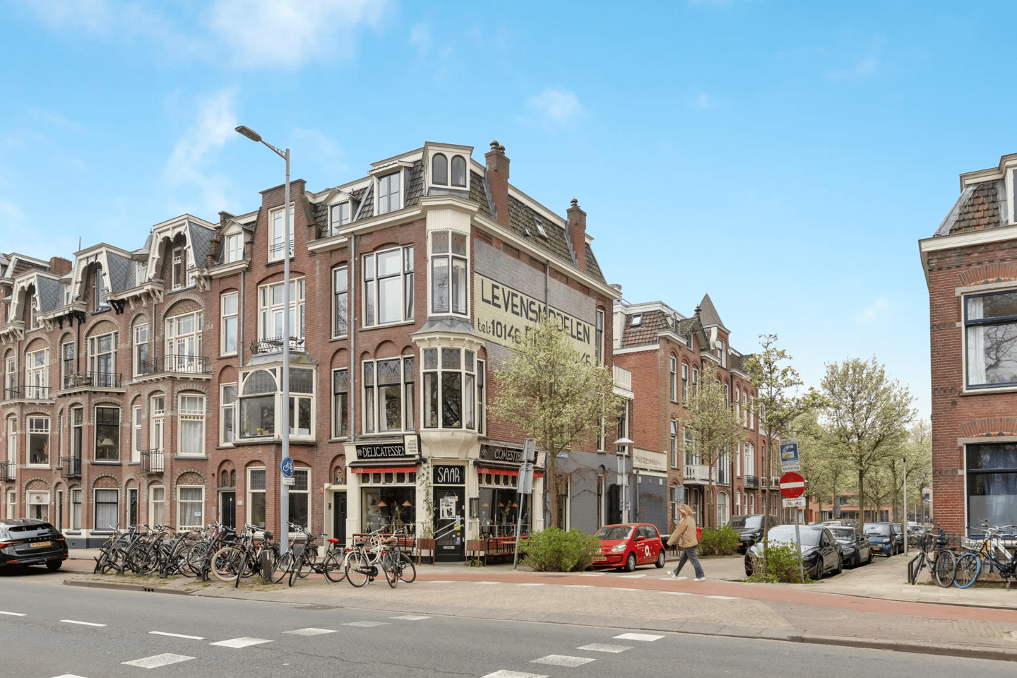 Spacious 4-room apartment with skyline views near Utrecht historic center — 44