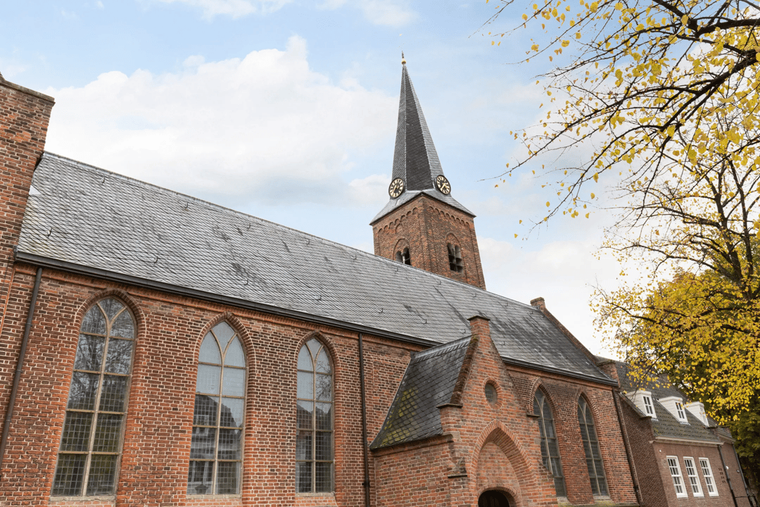 Spacious 4-room apartment with skyline views near Utrecht historic center — 46