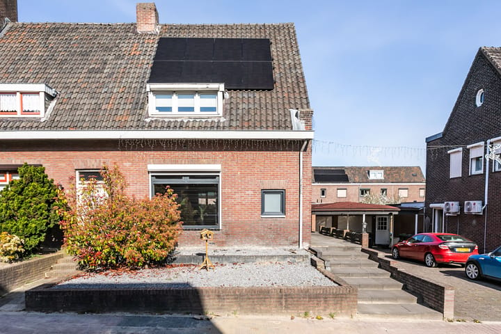 Photo 2 of Brunahildestraat 65