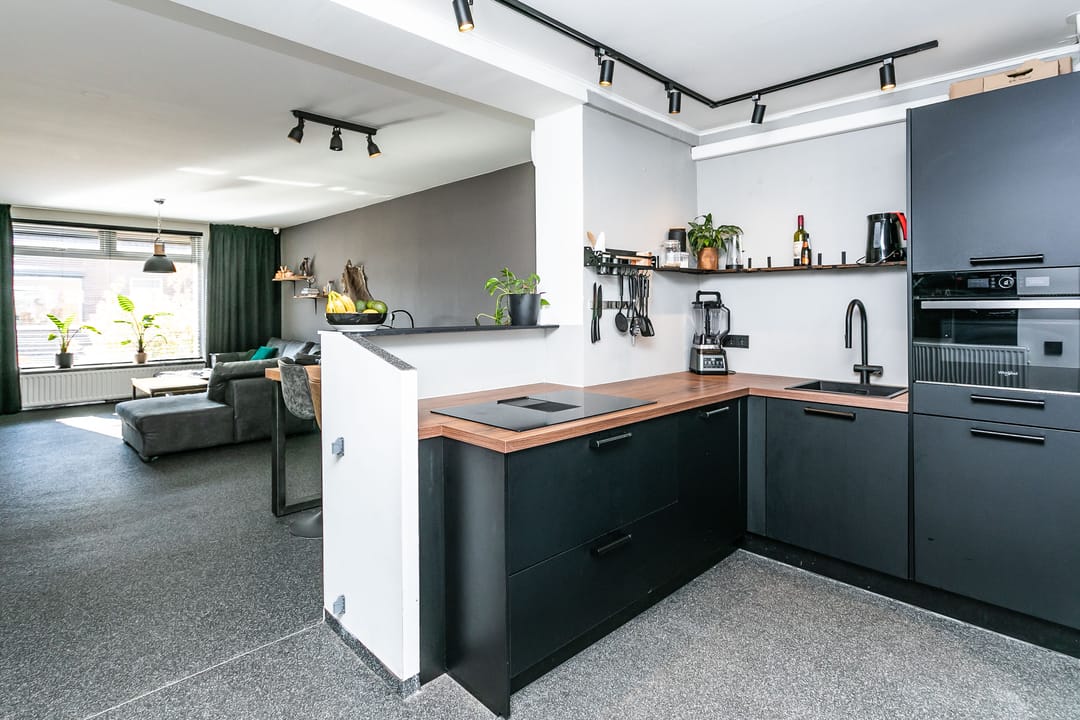 Renovated Semi-Detached Home with Double Garage in Brunssum — 11