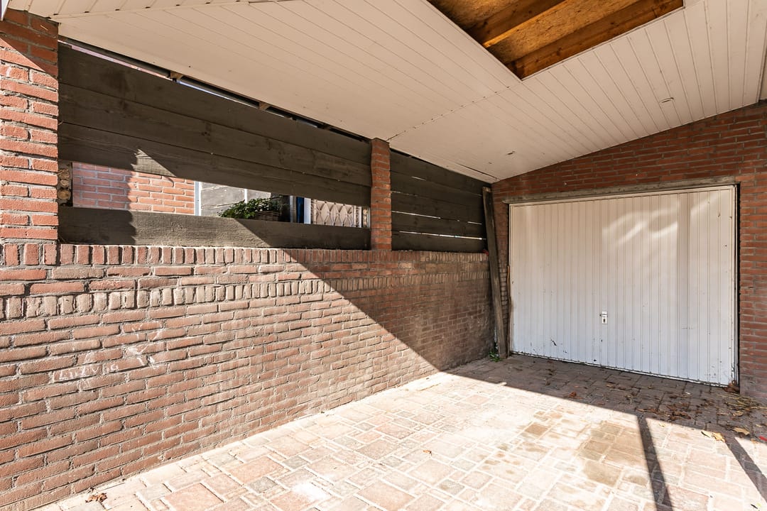 Renovated Semi-Detached Home with Double Garage in Brunssum — 41