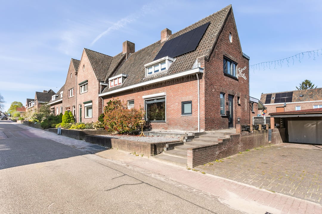 Renovated Semi-Detached Home with Double Garage in Brunssum — 43