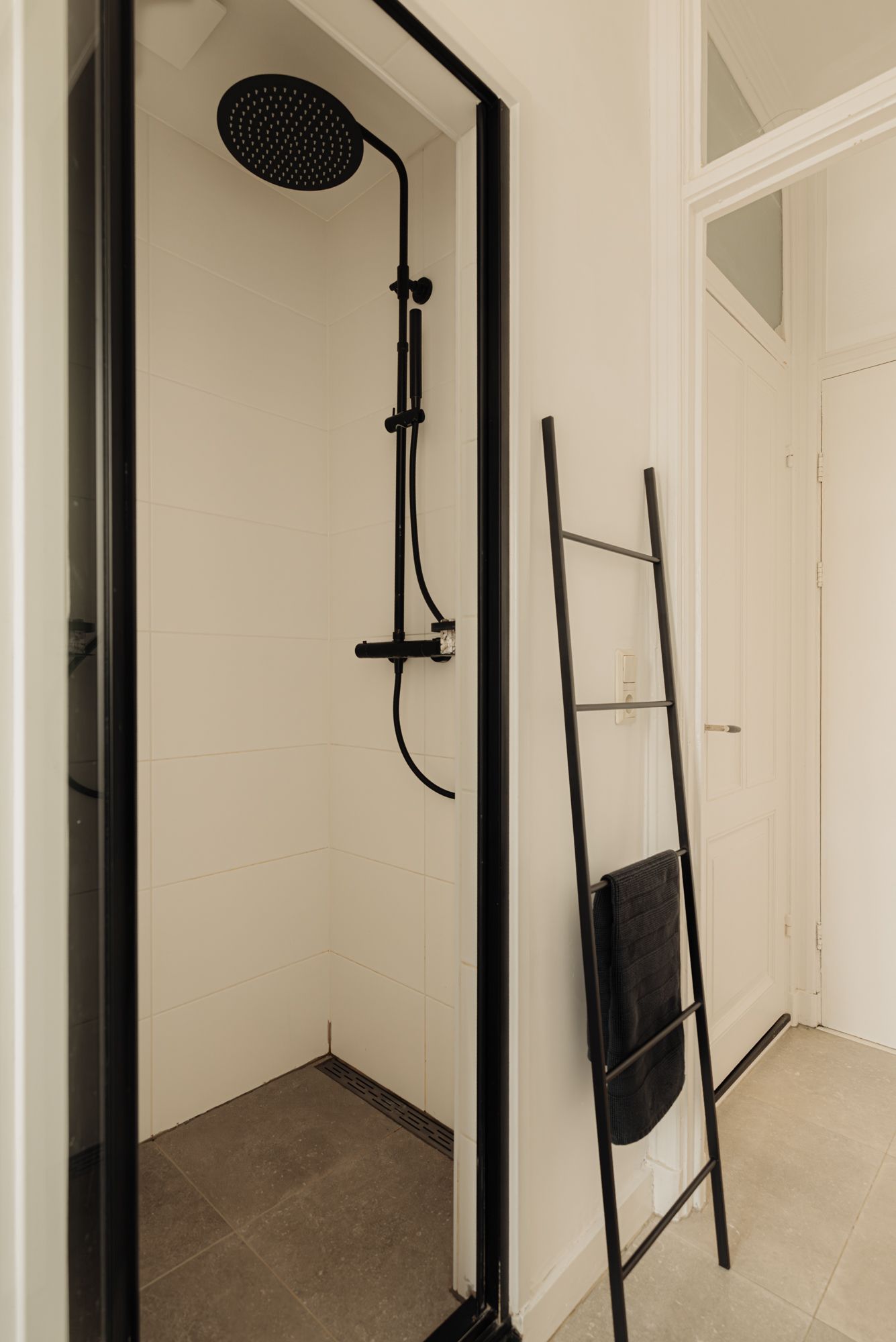 Characterful 2-Bedroom Apartment with Original Details in Oosterparkbuurt — 21
