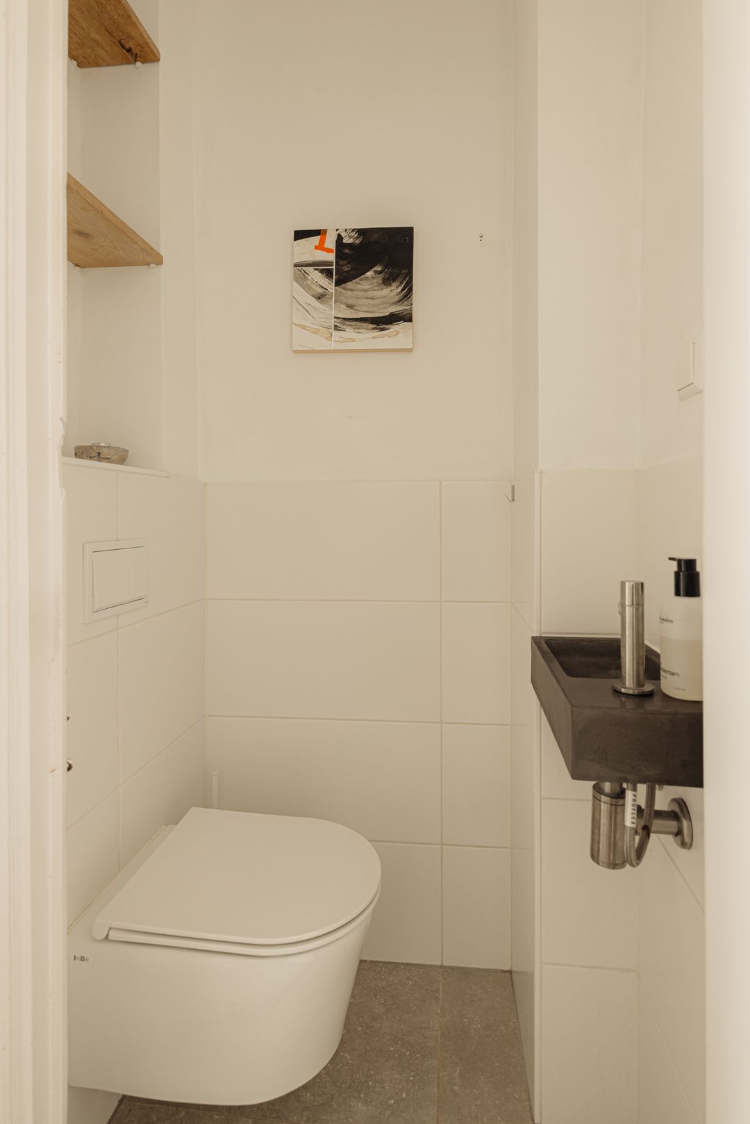 Characterful 2-Bedroom Apartment with Original Details in Oosterparkbuurt — 22