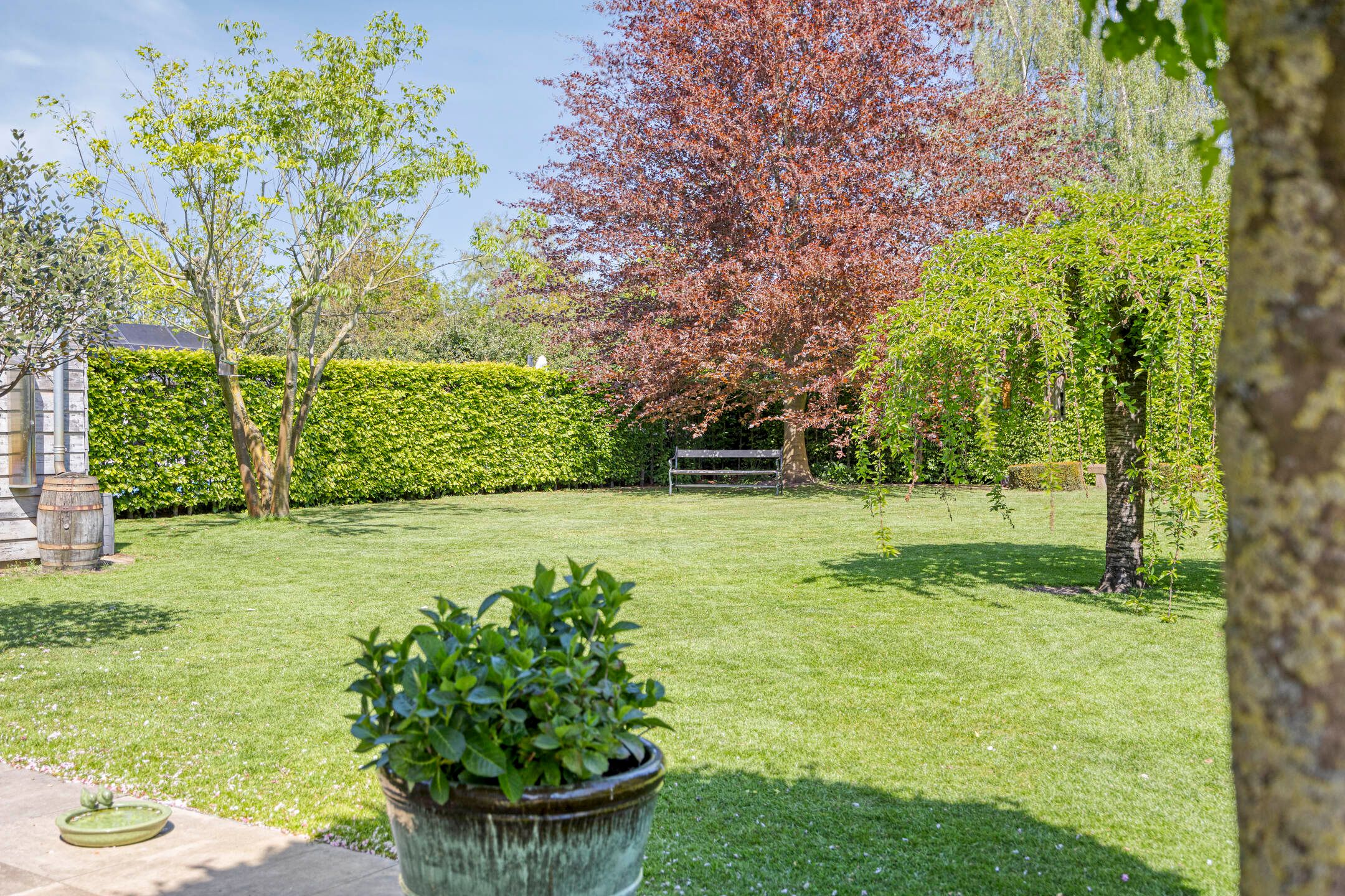Unique Villa with Delightful Garden — 60