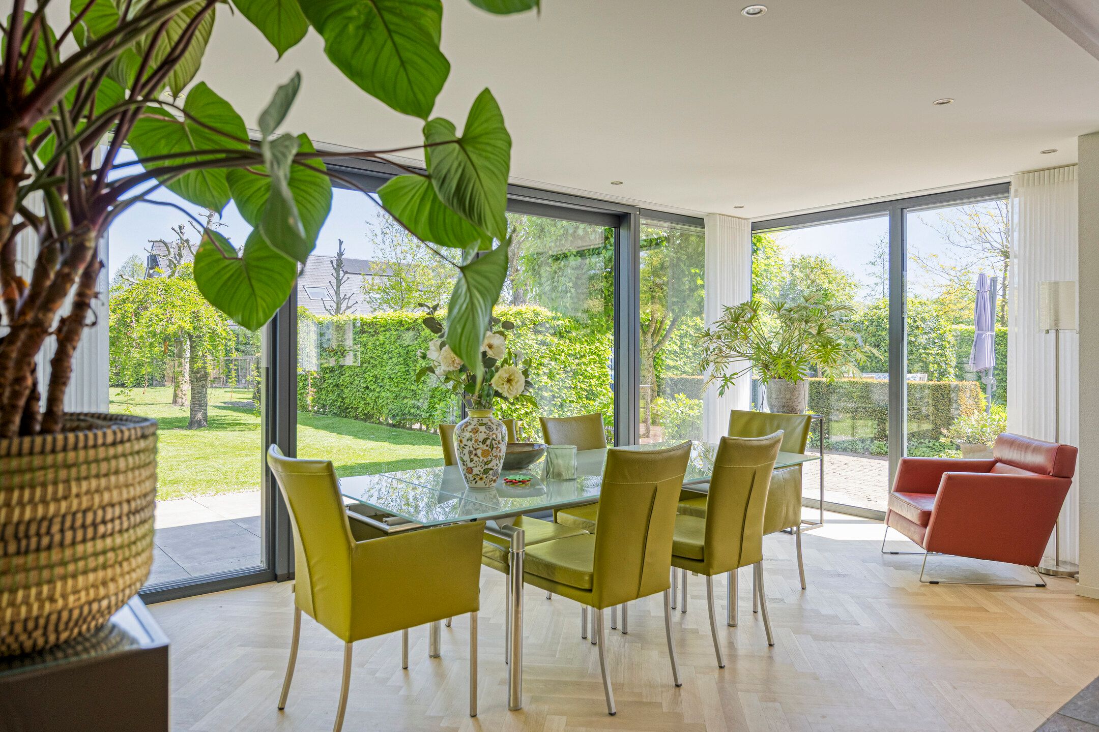 Unique Villa with Delightful Garden — 27