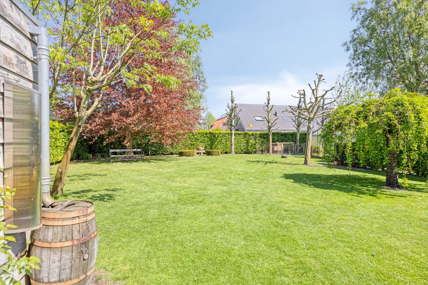 Unique Villa with Delightful Garden — 50