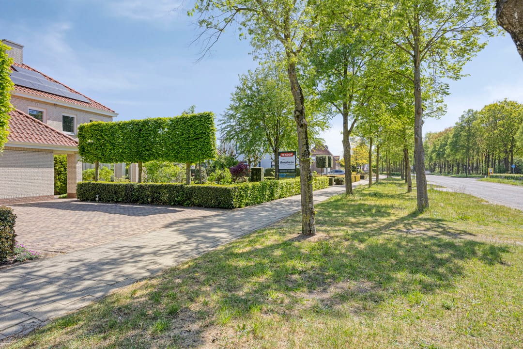 Unique Villa with Delightful Garden — 7