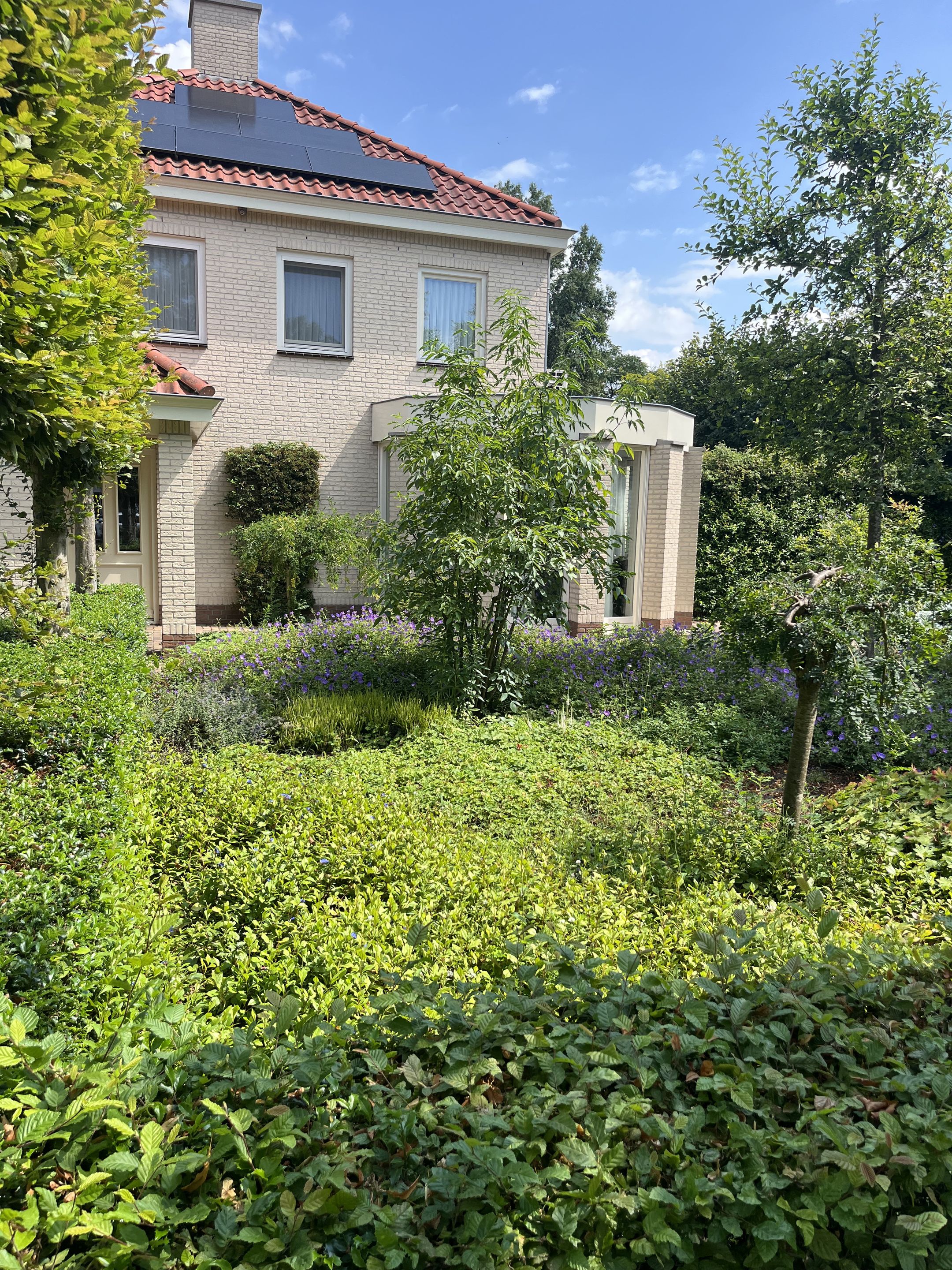 Unique Villa with Delightful Garden — 75