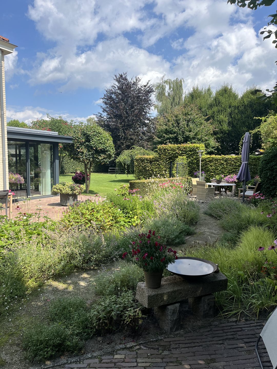 Unique Villa with Delightful Garden — 73