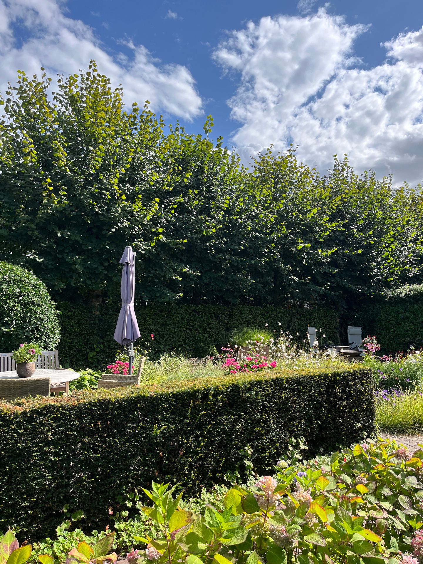 Unique Villa with Delightful Garden — 80