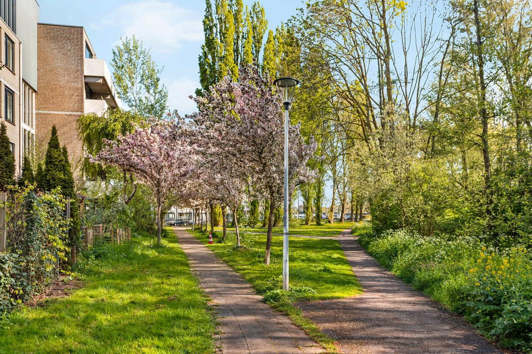 Spacious and well-maintained maisonnette with green views and southeast-facing garden in Lunetten — 32
