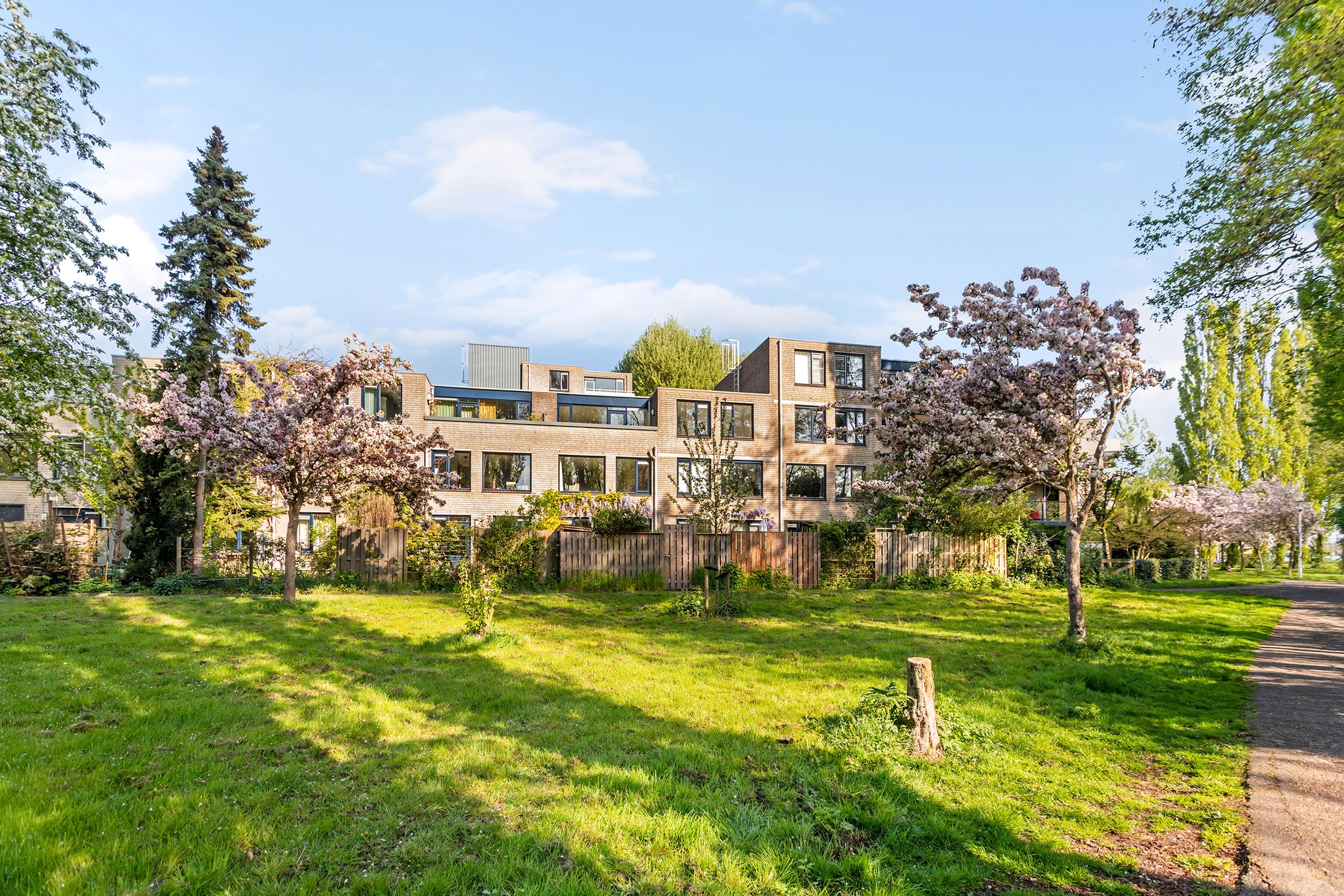 Spacious and well-maintained maisonnette with green views and southeast-facing garden in Lunetten — 27