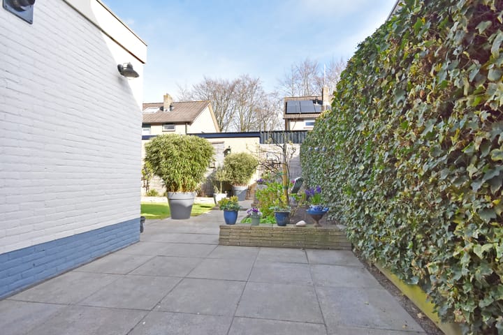 Tussenwoning te koop: Joh. Falkenastraat 41, Burgum