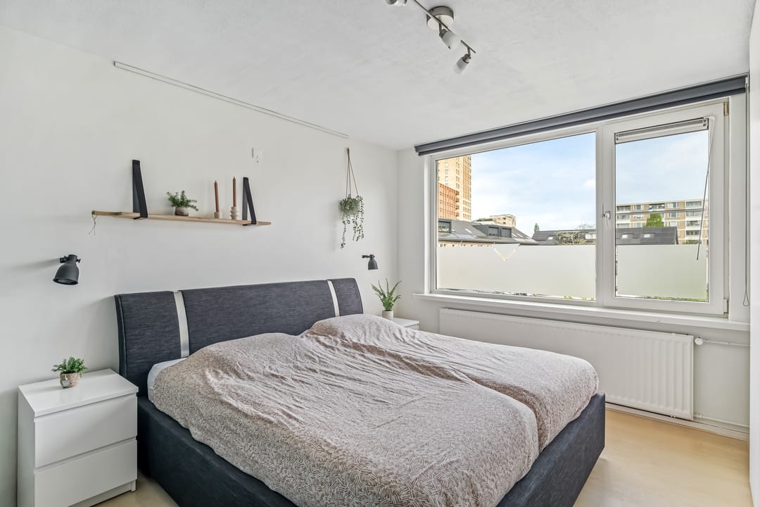 Spacious Family Home with Five Bedrooms in Quiet Amersfoort Neighborhood — 23