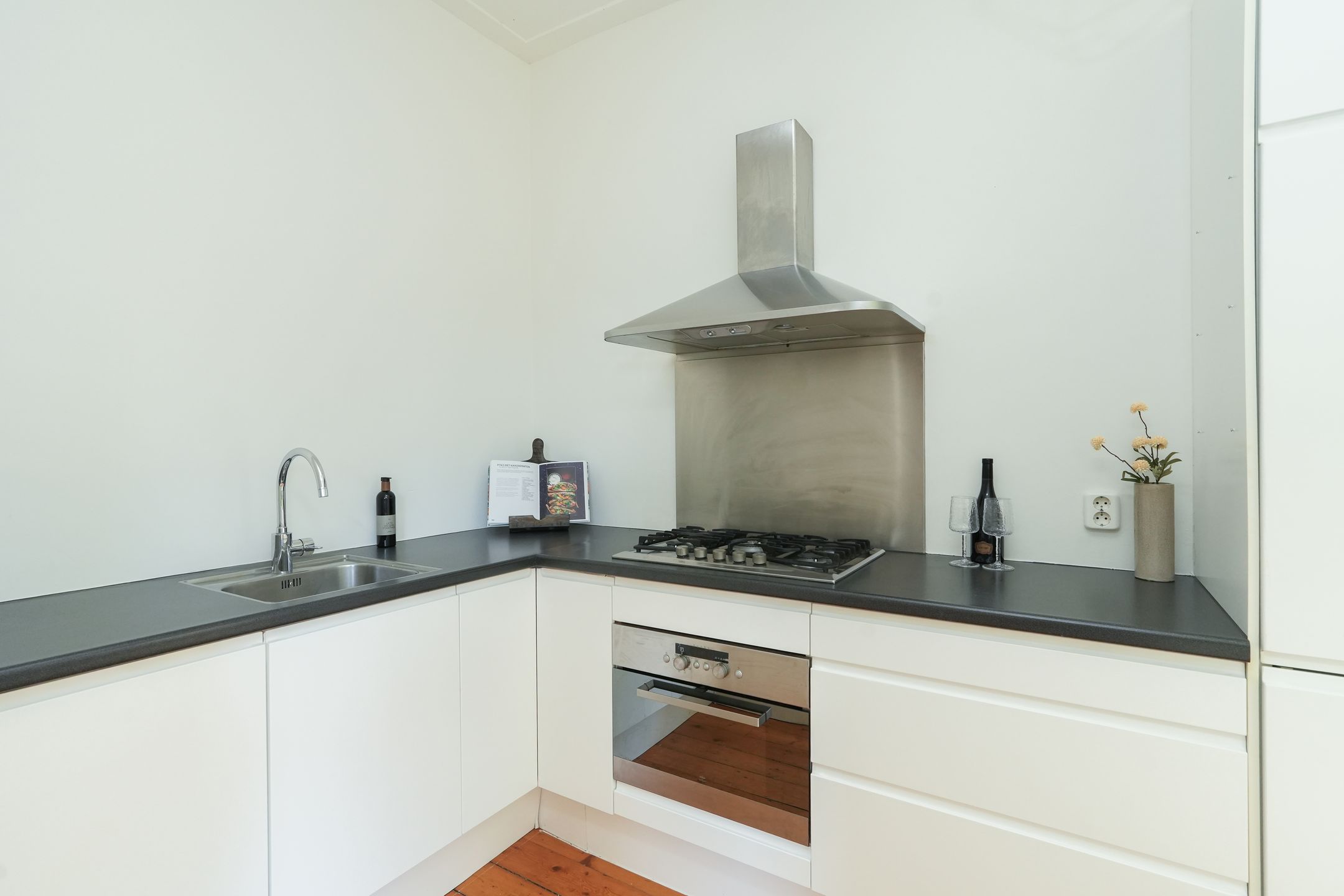 Photo 12 of Johannes Vijghstraat 76