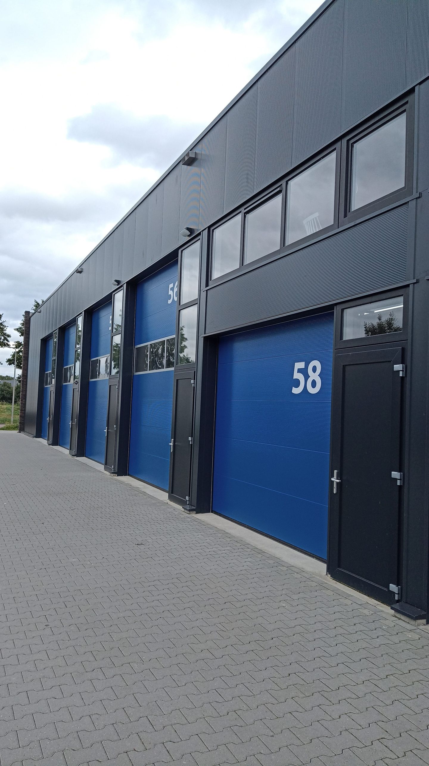 View photo 2 of Baileystraat 58