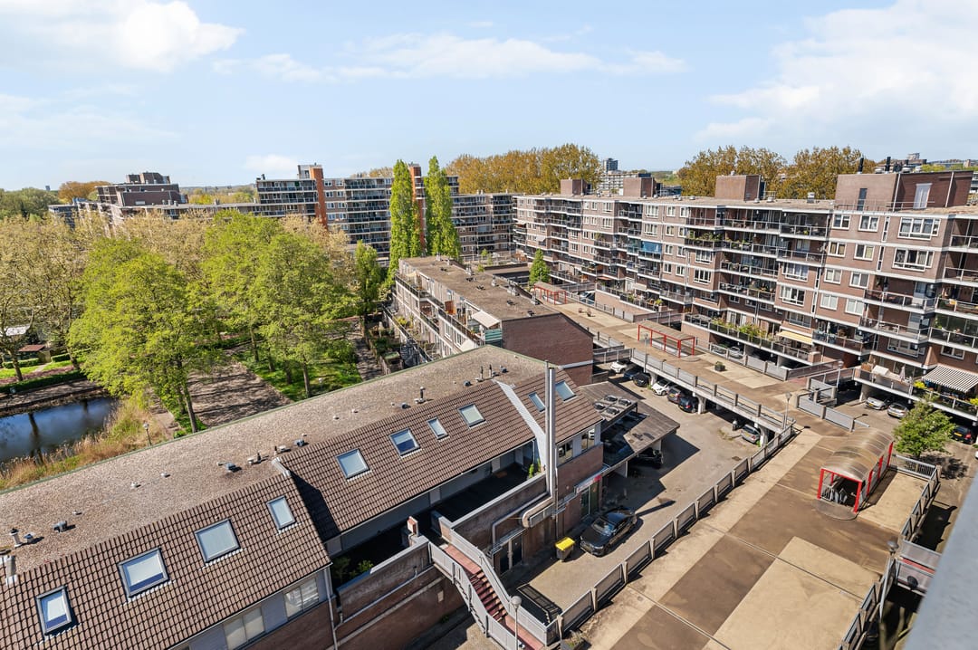 Spacious Penthouse with Panoramic Views and West-Facing Balcony in Haarlem — 13