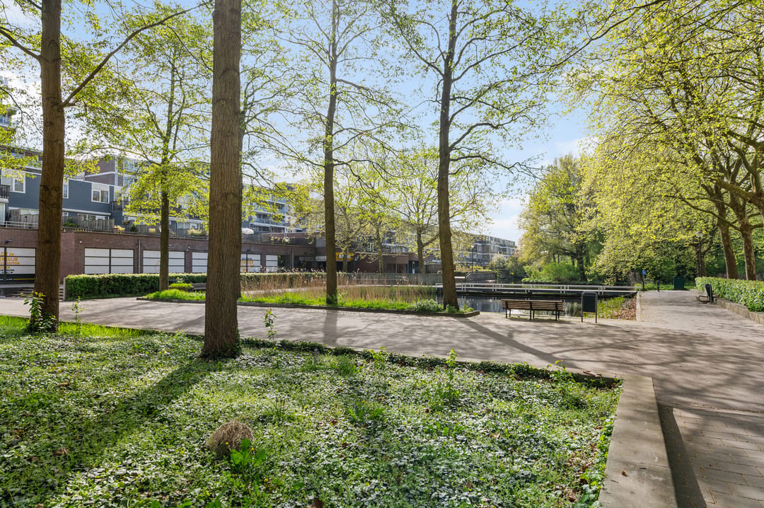 Spacious Penthouse with Panoramic Views and West-Facing Balcony in Haarlem — 28