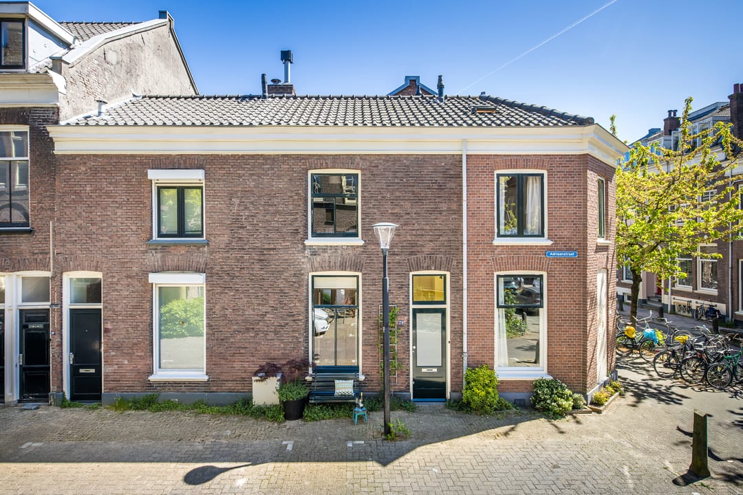 Foto 1 van Adriaanstraat 29
