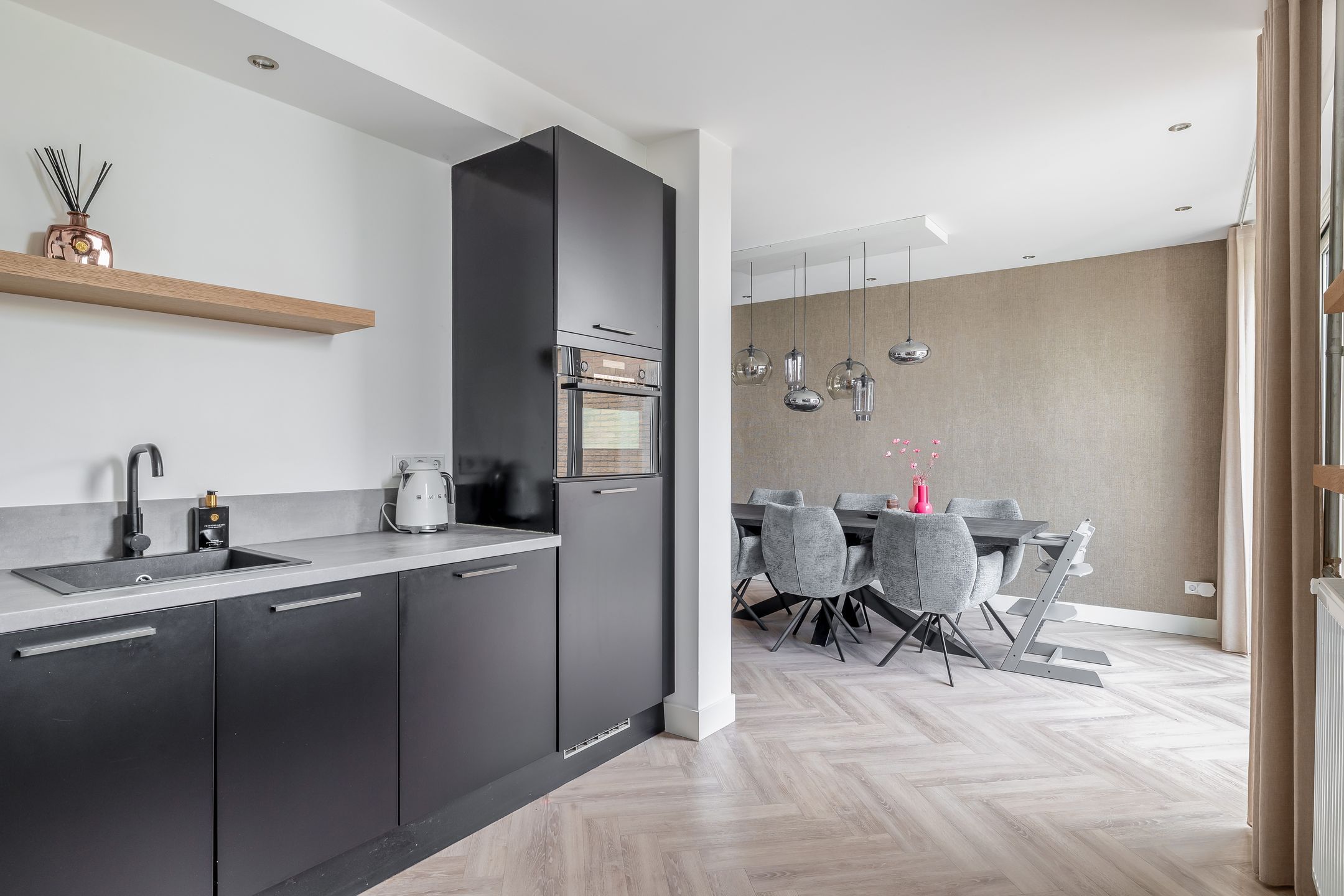 Modern Move-in Ready Terraced Home with Spacious Living Areas — 12