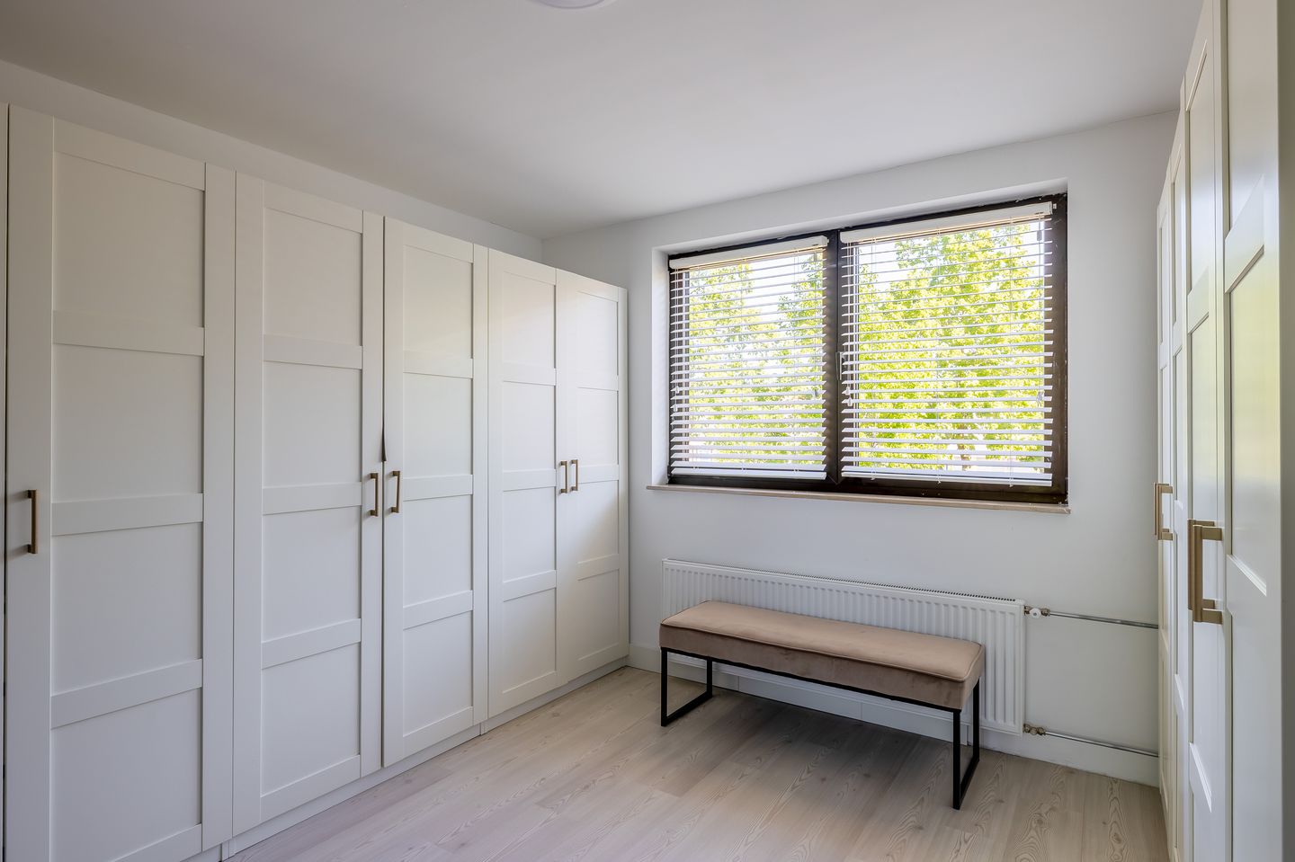 Modern Move-in Ready Terraced Home with Spacious Living Areas — 20