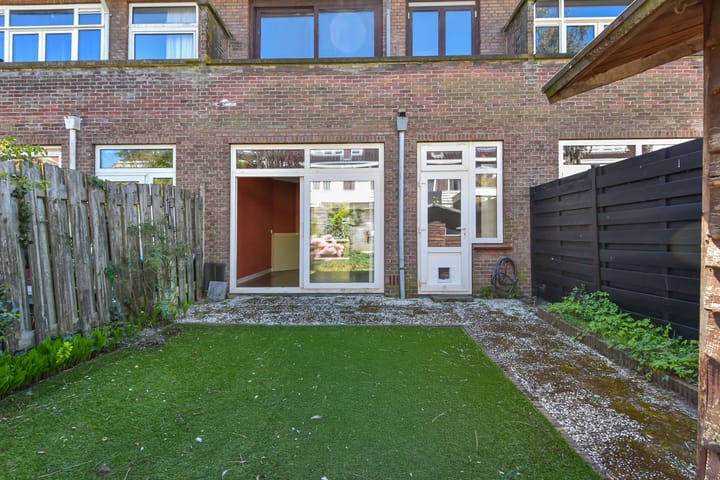 Tussenwoning te koop: Parsifalstraat 11, 'S-Gravenhage