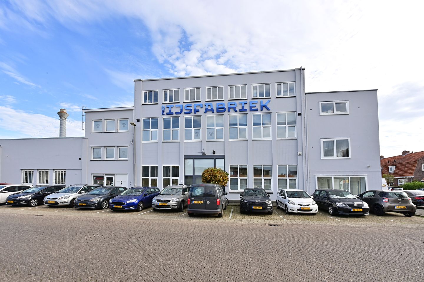 View photo 3 of Hooftlaan 51