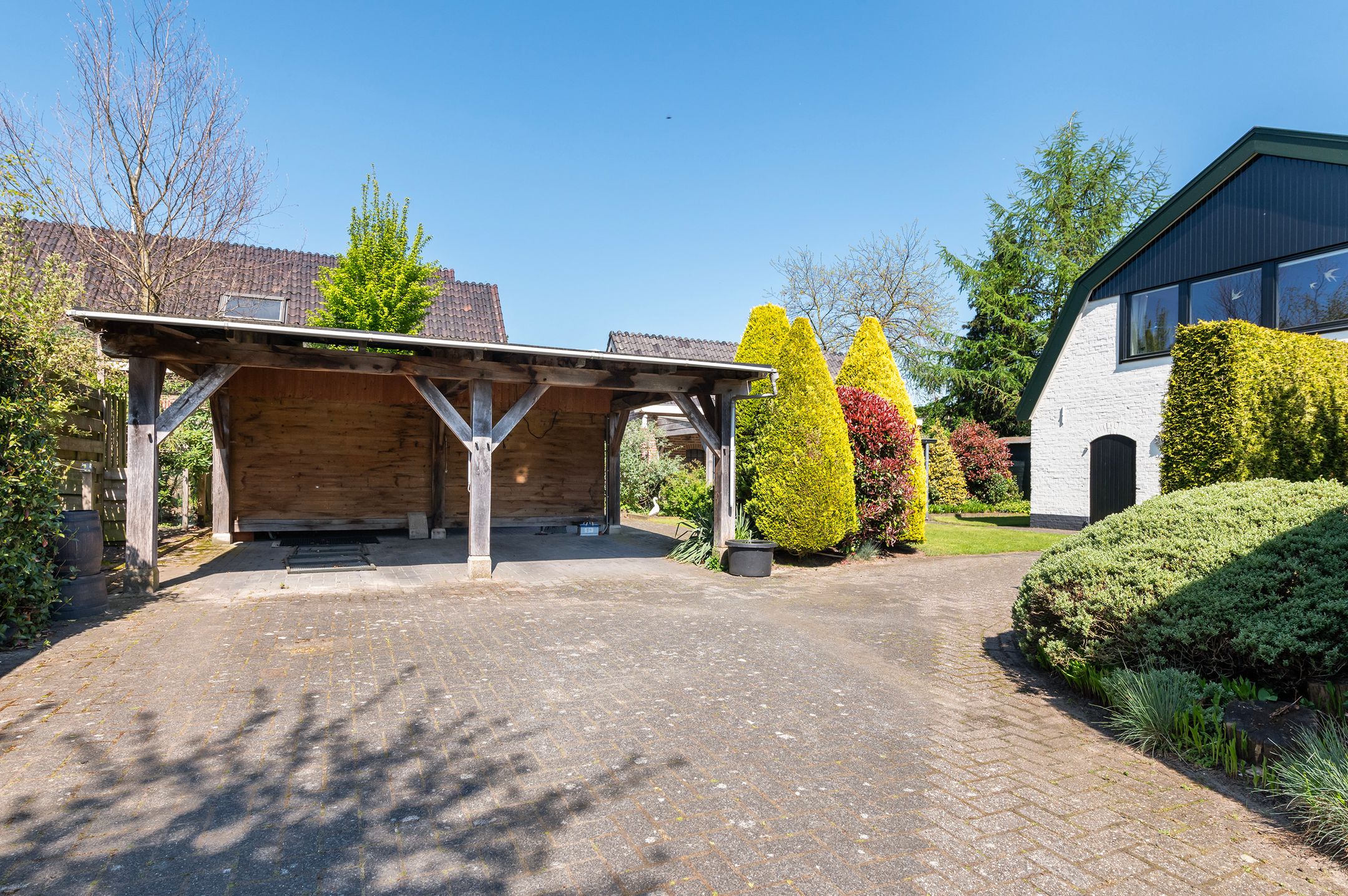 Multifunctional Property in the Heart of Neede with Endless Possibilities — 54