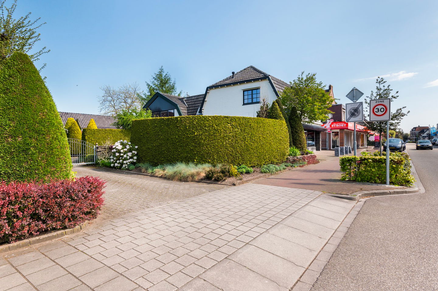 Multifunctional Property in the Heart of Neede with Endless Possibilities — 10