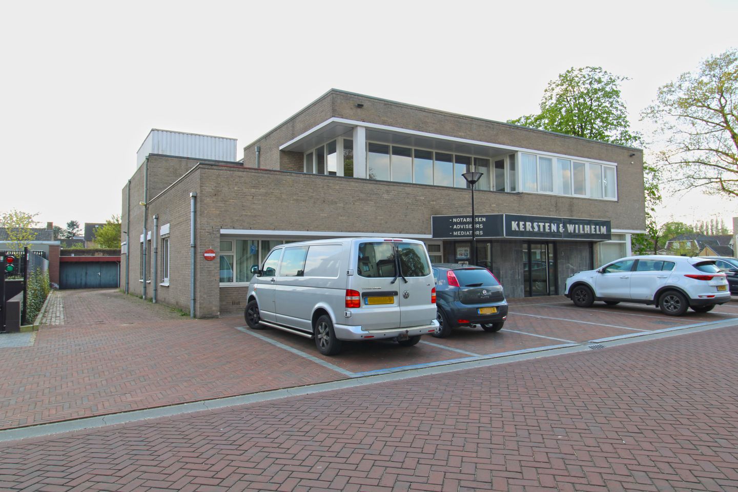 View photo 3 of Oranjeboomstraat 3