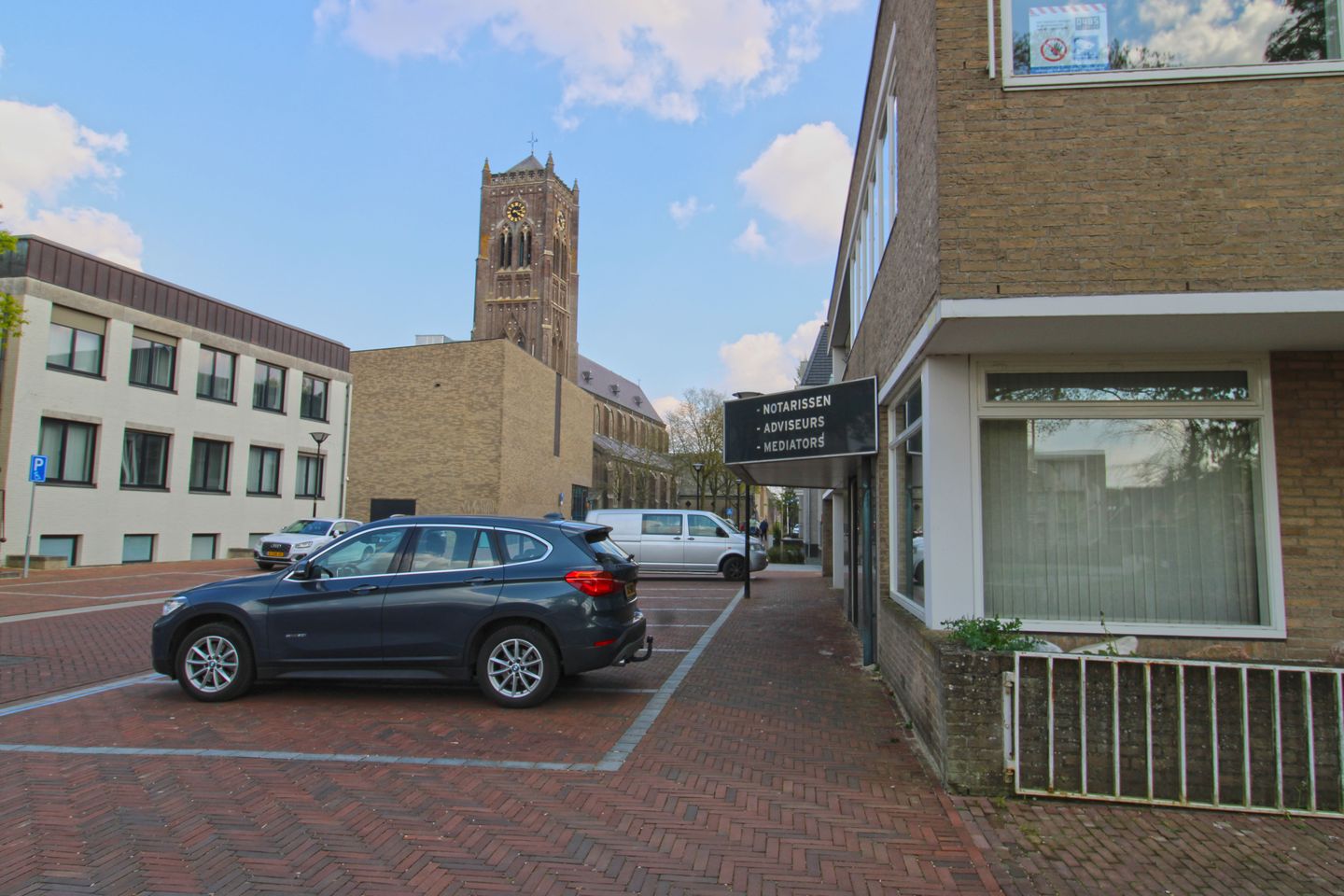 View photo 5 of Oranjeboomstraat 3