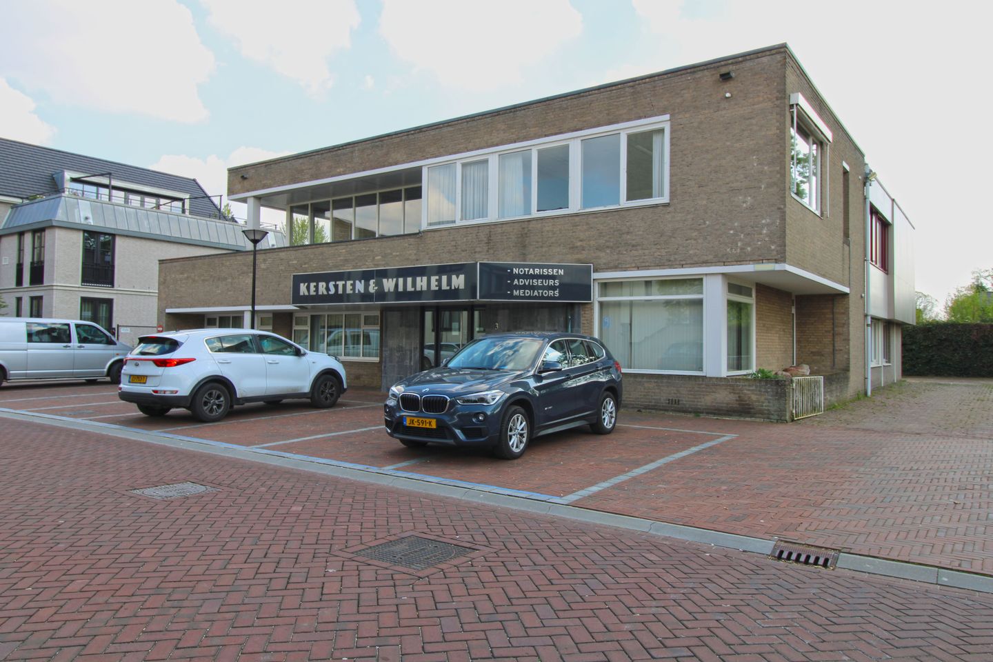 View photo 2 of Oranjeboomstraat 3