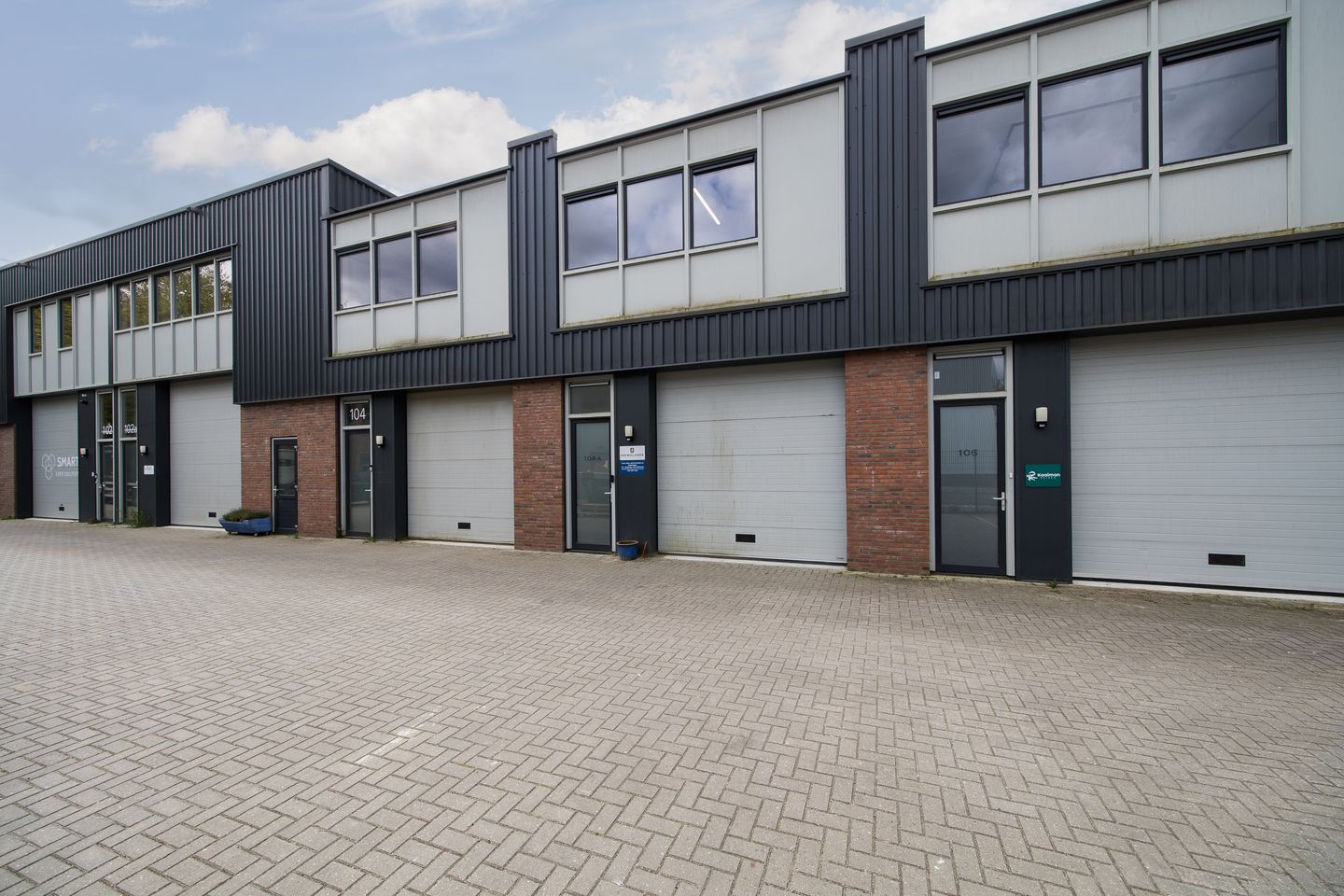 View photo 1 of P.C. Staalweg 104-A