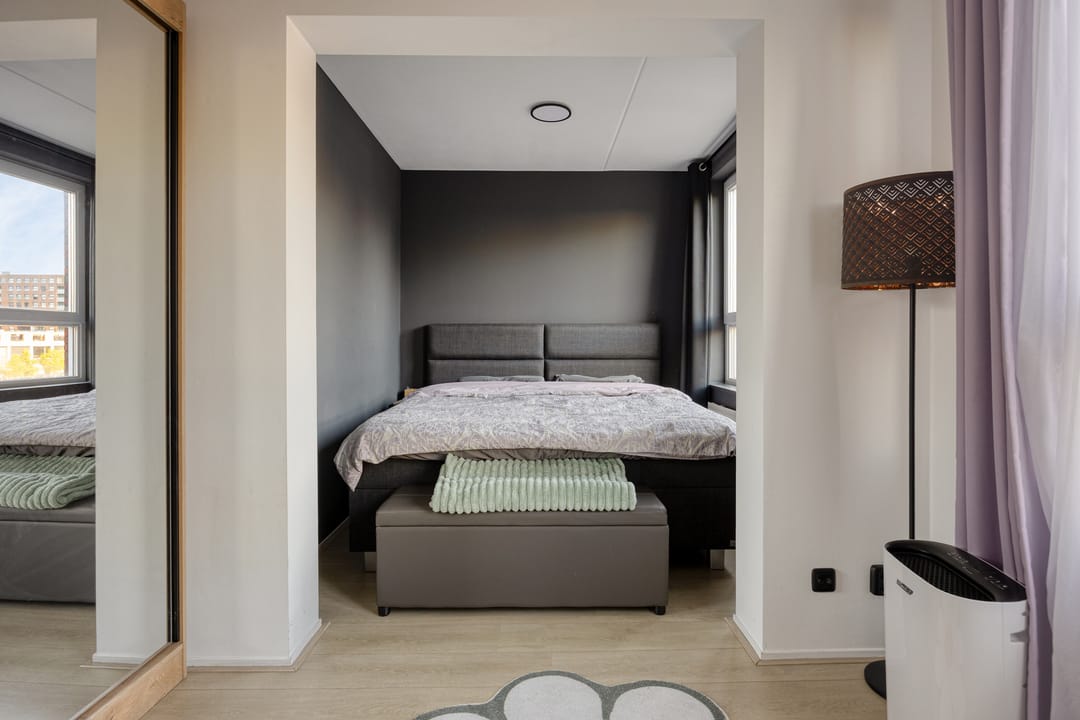 Spacious Apartment with Two Bathrooms on Kop van Zuid — 23