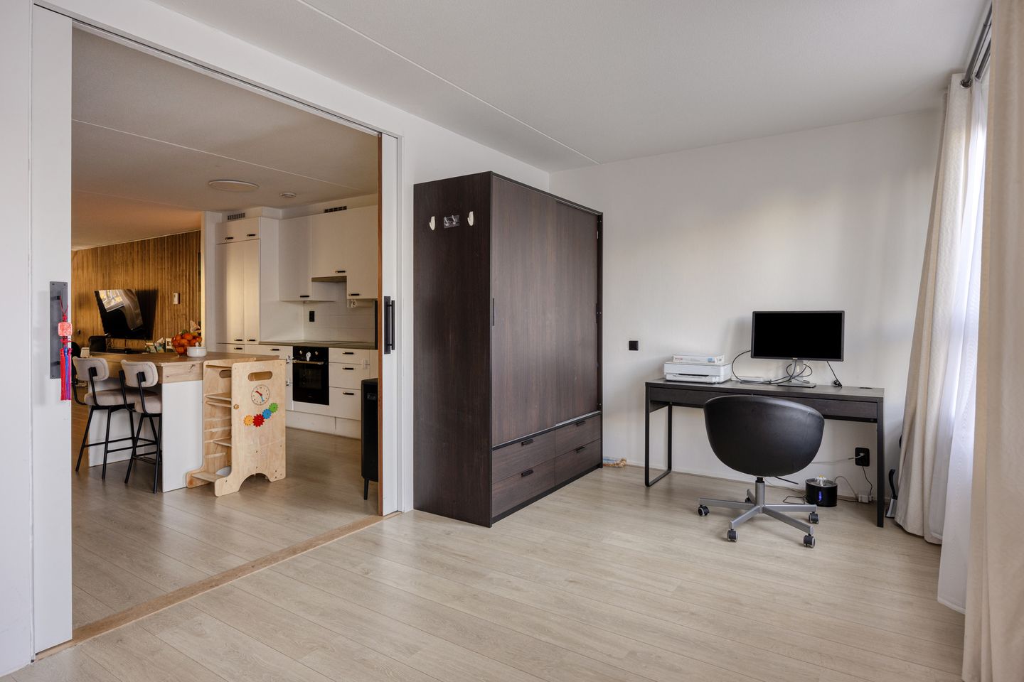 Spacious Apartment with Two Bathrooms on Kop van Zuid — 14