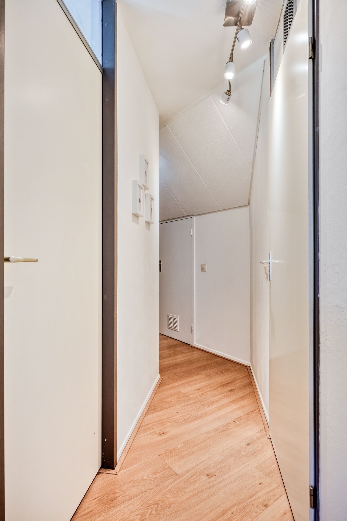 Foto 42 van Hoedekenskerkestraat 30