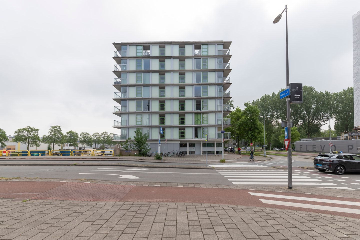 Spacious Corner Apartment with Parking and Flevopark View in Indische Buurt-Oost — 44