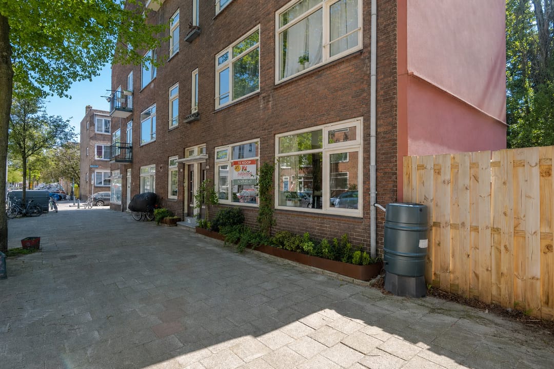Stylish Renovated Ground Floor Apartment with Sunny South-Facing Garden in Oud Mathenesse — 28