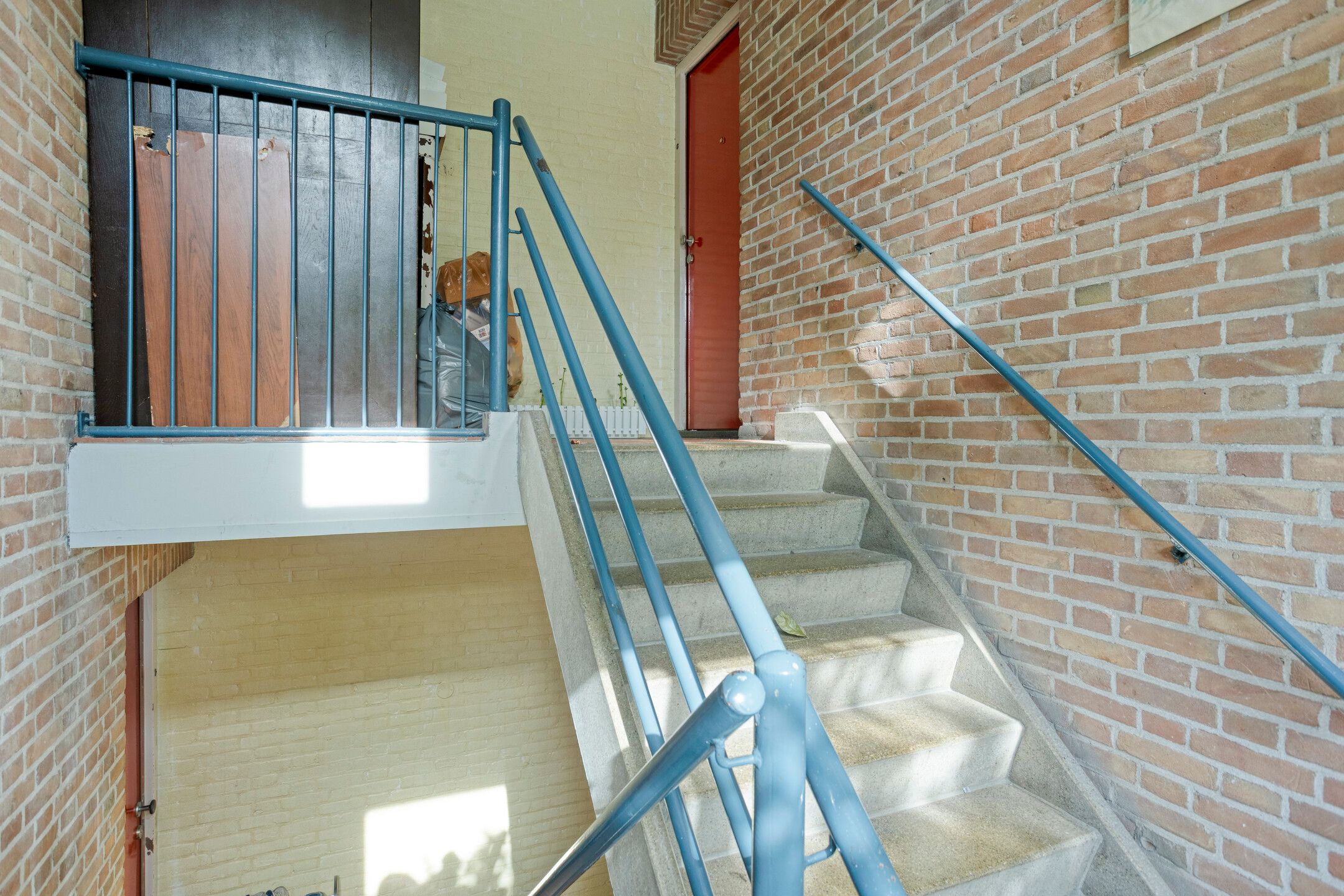 Spacious 3-room apartment with 2 balconies in wooded surroundings — 36