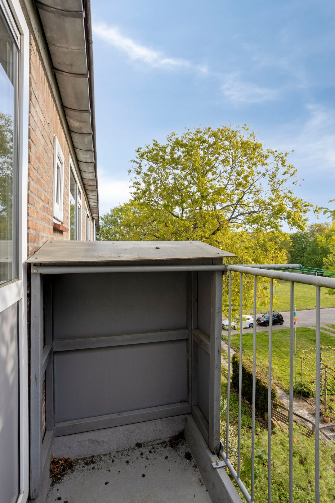 Spacious 3-room apartment with 2 balconies in wooded surroundings — 16