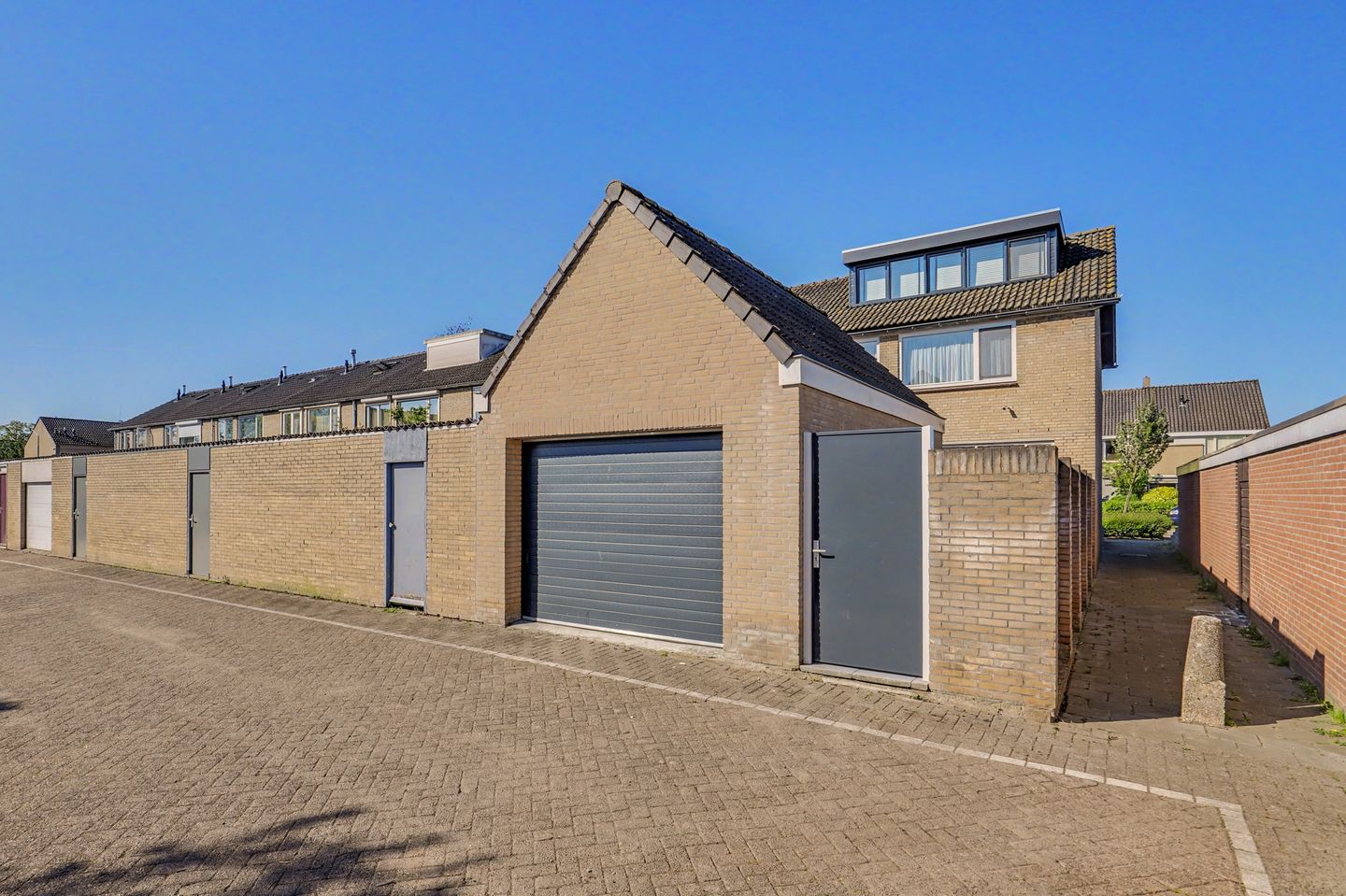 Photo 35 of Dwarsvliet 16