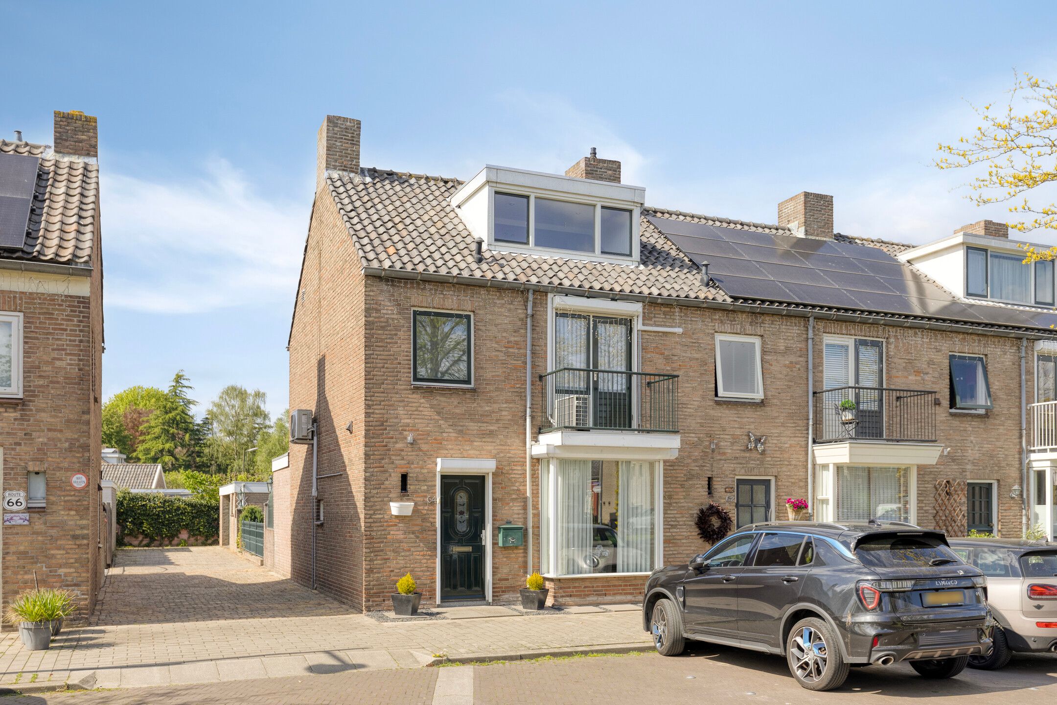 Burgemeesters Godschalxstraat 64 