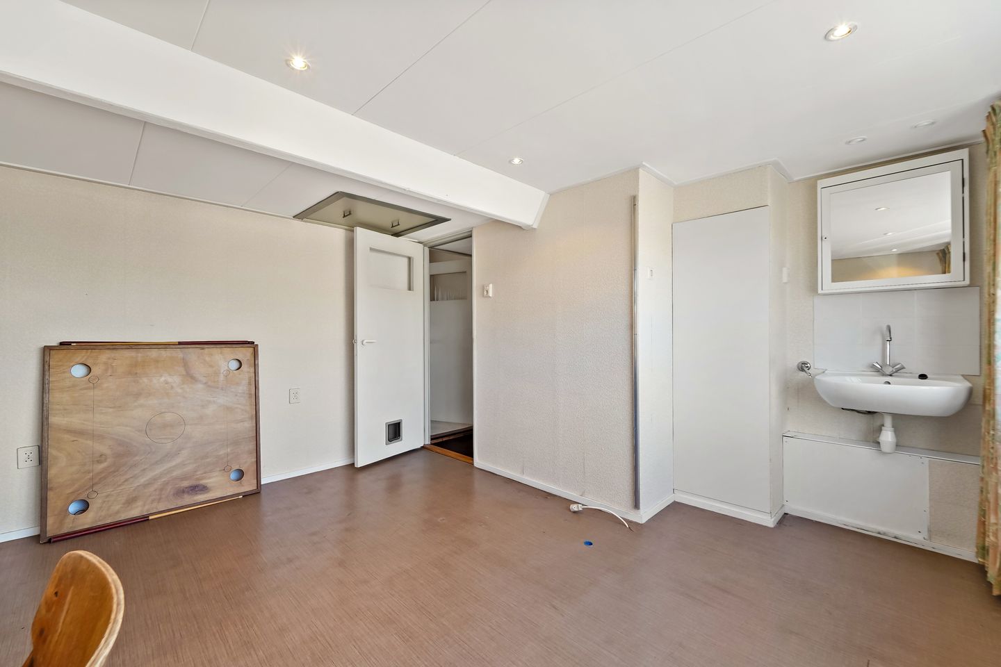 End Terraced Home with Water Views in Central Den Hoorn — 28