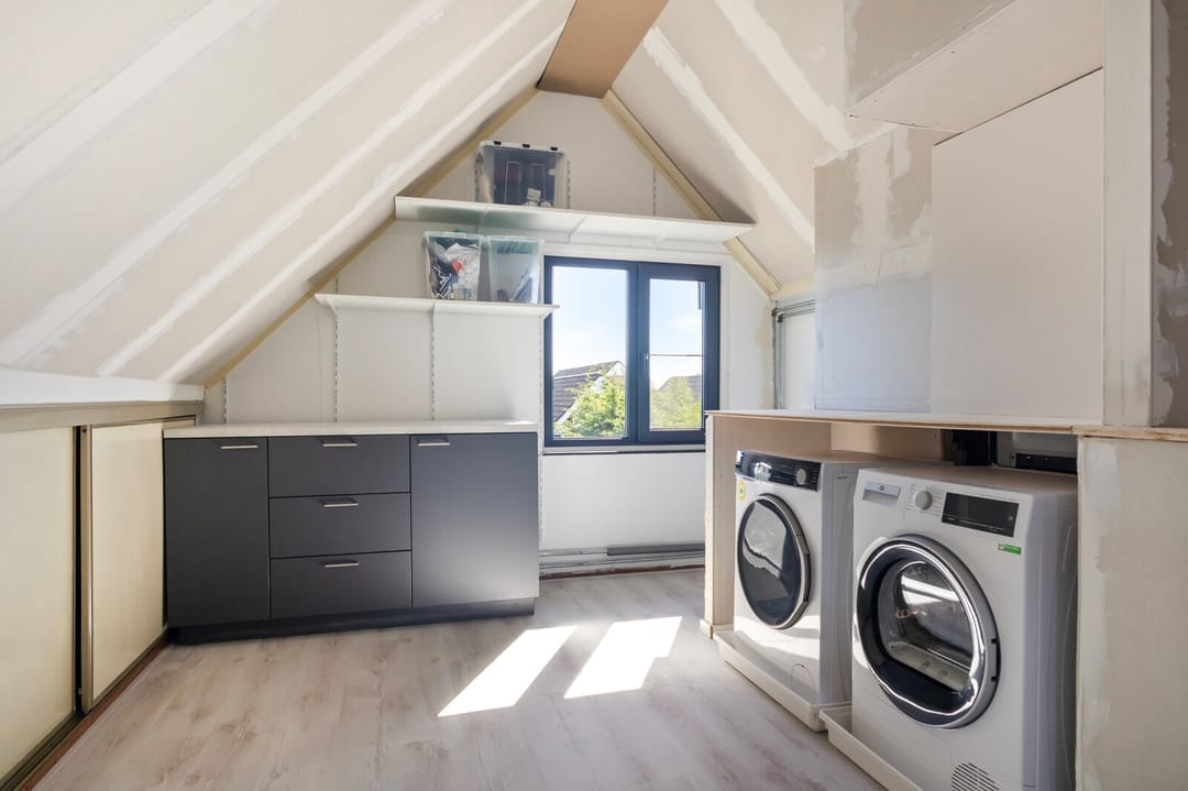 Spacious family home with free rear and sunny west-facing garden in Julianadorp — 28