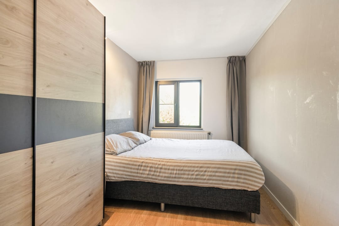 Spacious family home with free rear and sunny west-facing garden in Julianadorp — 17