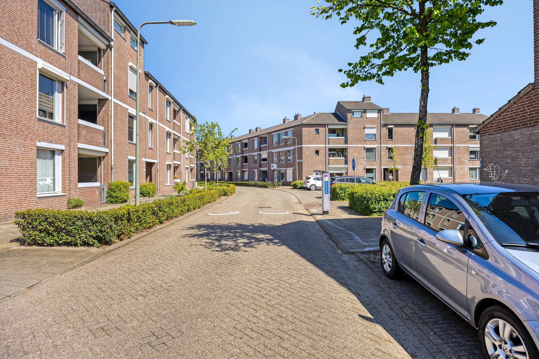 Photo 33 of Sint Sebastiaanstraat 27