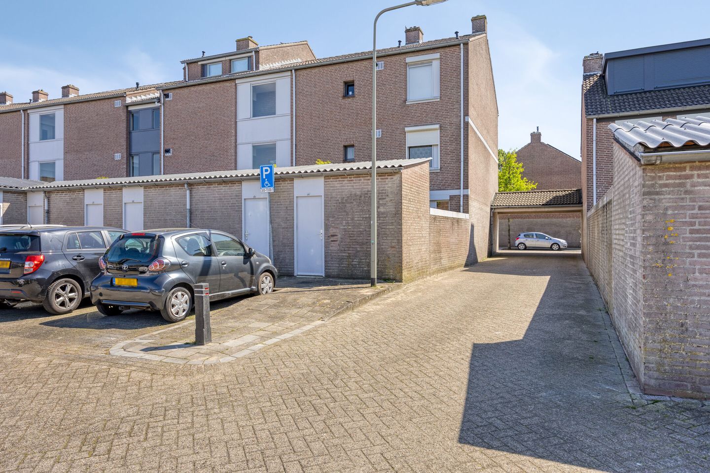 Photo 34 of Sint Sebastiaanstraat 27