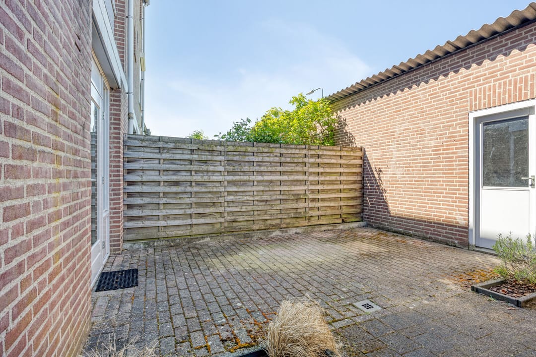 Photo 31 of Sint Sebastiaanstraat 27