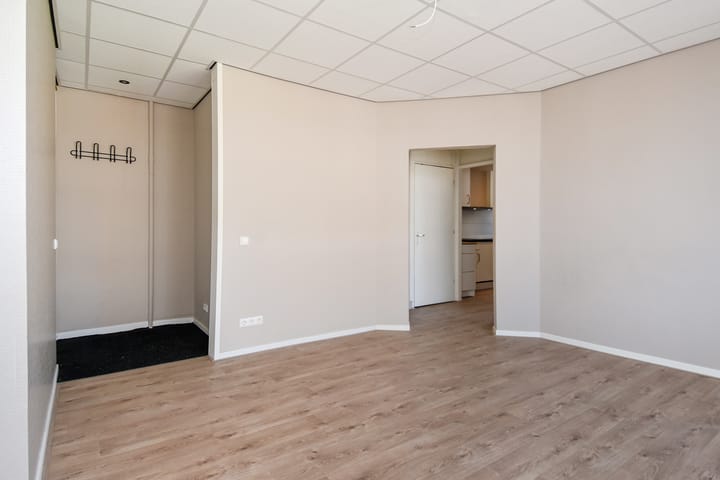 Photo 3 of Schalk Burgerstraat 443